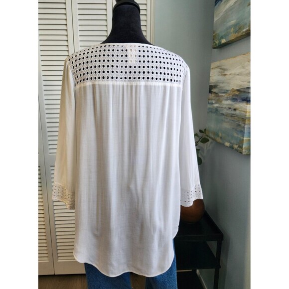 Chico's Women's Tie Front Embroidered Eyelet White Resort Wear Small NWT - Picture 4 of 11